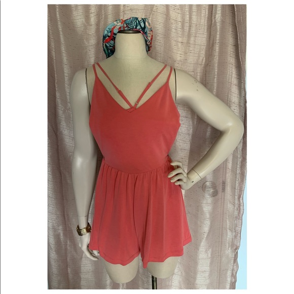 NWT-F21 Pink Flowy Romper - Picture 2 of 6